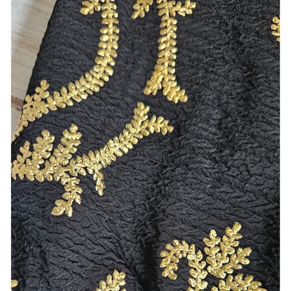Forever 21 Black with gold regal details sz 2X - Picture 4 of 4